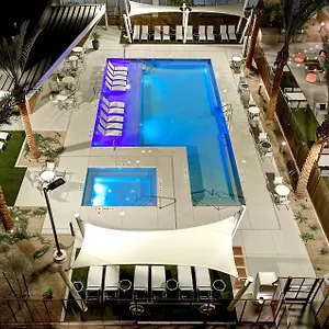 Hotel Home2 By Hilton Vegas Convention Center - No Fee ***